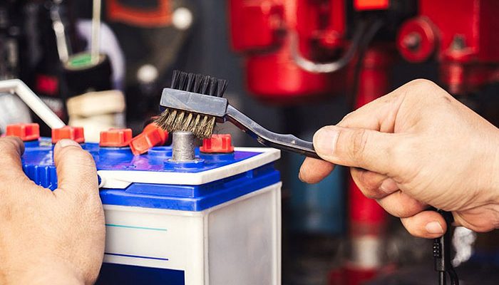 نحوه تمیز کردن ایمن خوردگی باتری خودرو