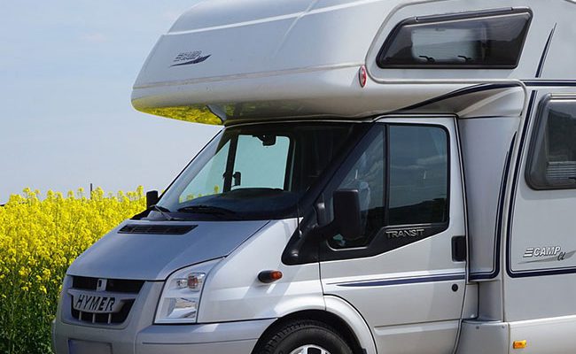 نکاتی برای تعمیر و نگهداری سقف فایبرگلاس RV