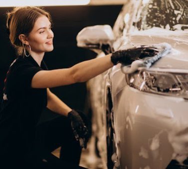 چگونه خودروی خود را مانند حرفه‌ای‌ها تمیز کنیم؟ راهنمای جامع تمیز کردن خودرو